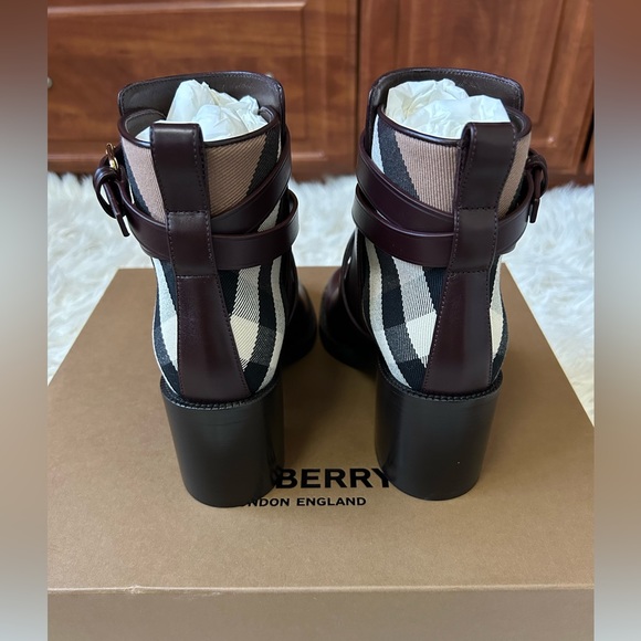 Burberry Boots - Picture 3 of 8